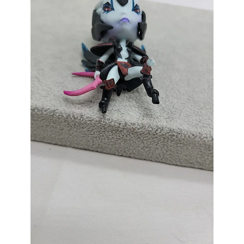 KENMA DOTA 2 Silkwood The Vengeful Spirit Action Figure 3